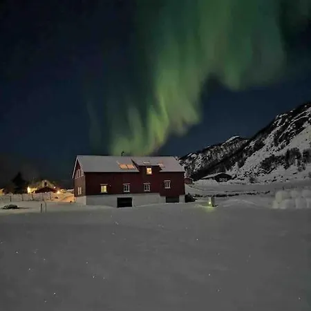 Renovated Barn With A View شقة Bjornsand