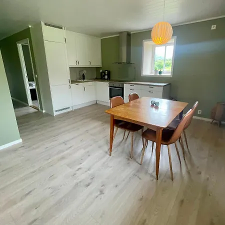 Renovated Barn With A View Апартаменты Bjornsand