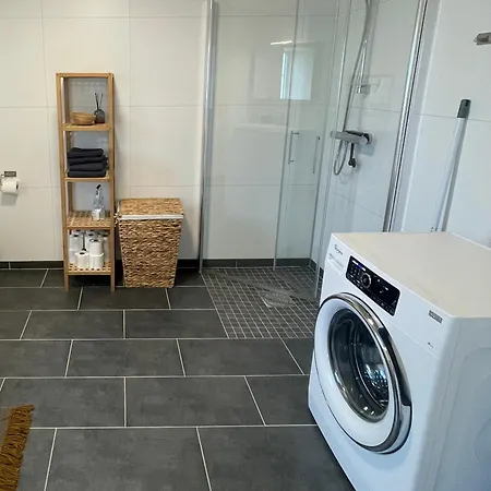 Renovated Barn With A View شقة