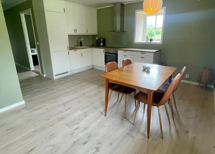 Renovated Barn With A View Apartamento Bjornsand